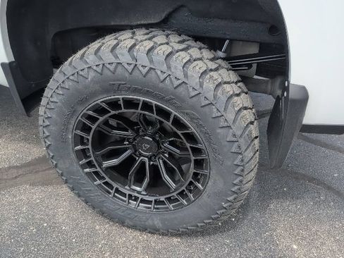 Used 2021 Chevrolet Silverado 1500 High Country w/ Z71 Off-Road Package AWD/4WD image 46