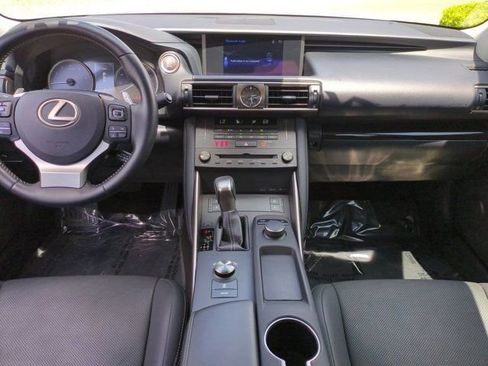 Used 2019 Lexus IS 300 RWD image 13