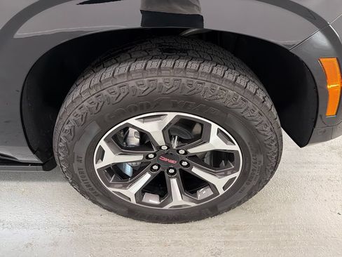 New 2026 GMC Yukon AT4 Ultimate AWD/4WD image 4