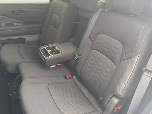 Used 2025 Nissan Pathfinder SV AWD/4WD image 20