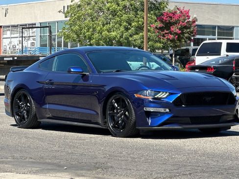 Used 2018 Ford Mustang GT w/ Black Accent Package RWD image 10