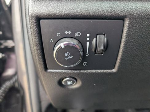 Used 2021 Jeep Grand Cherokee Limited image 16