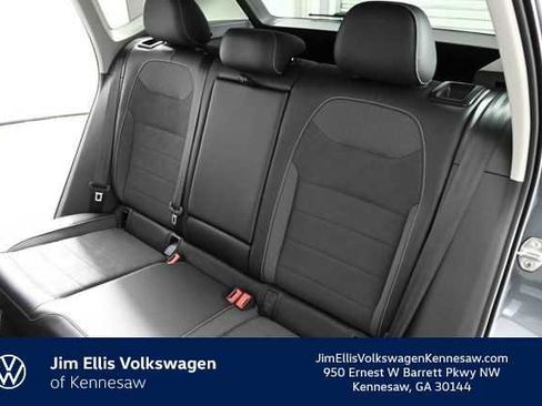 Certified 2023 Volkswagen Taos SE image 13