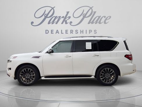 Used 2022 Nissan Armada Platinum w/ Captain's Chairs Package RWD image 2