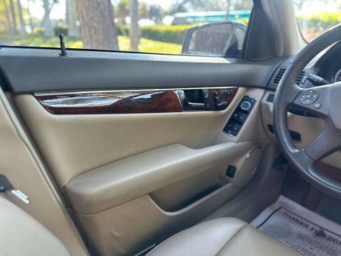 Used 2010 Mercedes-Benz C 300 C 300 Luxury 4MATIC AWD 4dr Se image 13