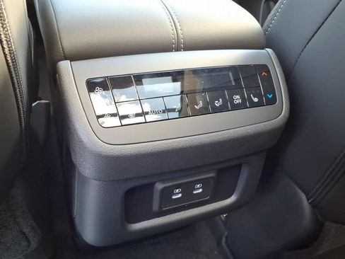 New 2026 Nissan Pathfinder SL w/ SL Premium Package AWD/4WD image 11