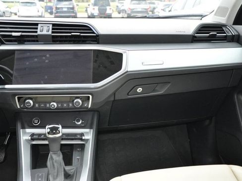 Used 2021 Audi Q3 2.0T Premium image 20
