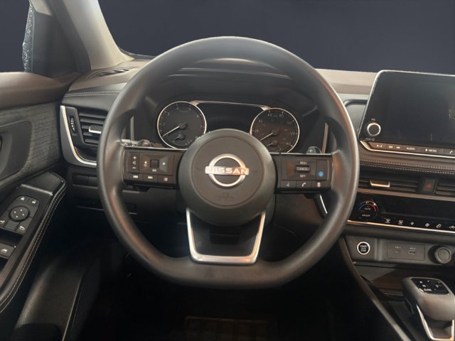Used 2023 Nissan Rogue SV AWD/4WD image 12