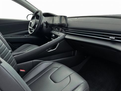 New 2026 Hyundai Elantra Limited image 16