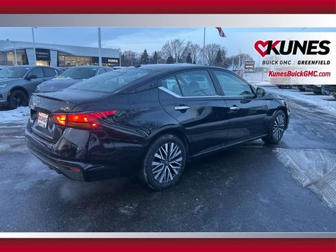 Used 2023 Nissan Altima 2.5 SV image 5