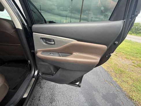 Used 2018 Nissan Murano Platinum w/ Cargo Package FWD image 20