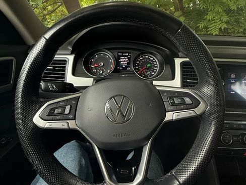 Used 2021 Volkswagen Atlas SE w/ Panoramic Sunroof Package FWD image 12