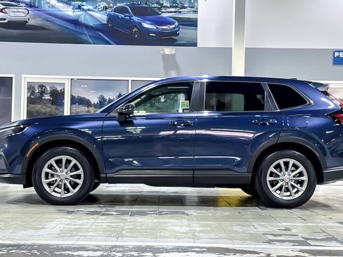 Used 2025 Honda CR-V EX image 2