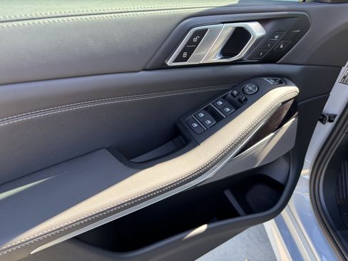 Used 2026 BMW X5 xDrive40i w/ M Sport Package image 13