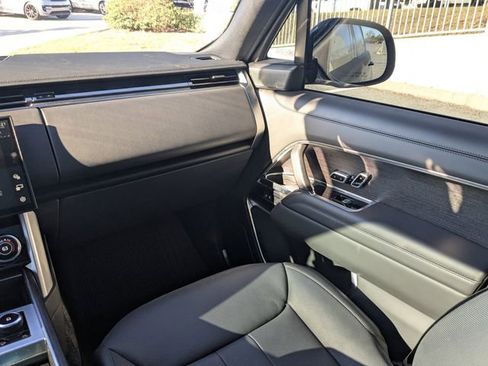 Used 2023 Land Rover Range Rover SE image 13