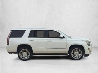 Used 2017 Cadillac Escalade Platinum video 4