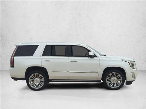Used 2017 Cadillac Escalade Platinum image 4