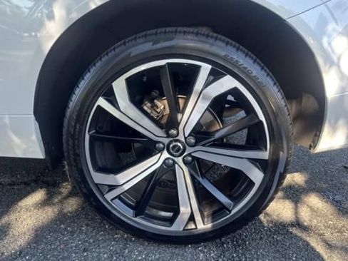 Used 2024 Volvo XC60 B5 Ultimate w/ Protection Package Premier AWD/4WD image 13