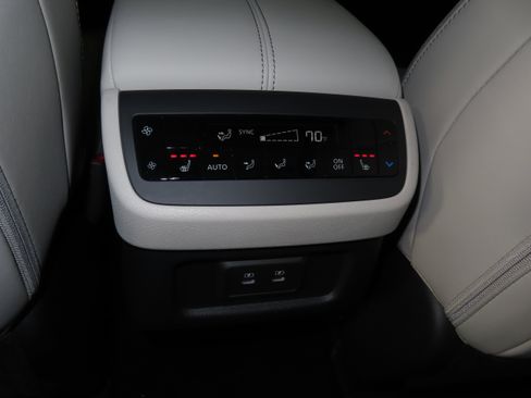 New 2026 Nissan Pathfinder SL image 38