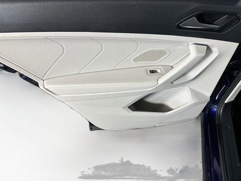 Used 2022 Volkswagen Tiguan SE w/ Panoramic Sunroof Package image 30