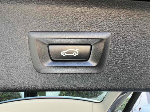 Used 2017 BMW X3 sDrive28i RWD image 9
