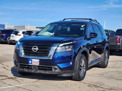 New 2025 Nissan Pathfinder SV