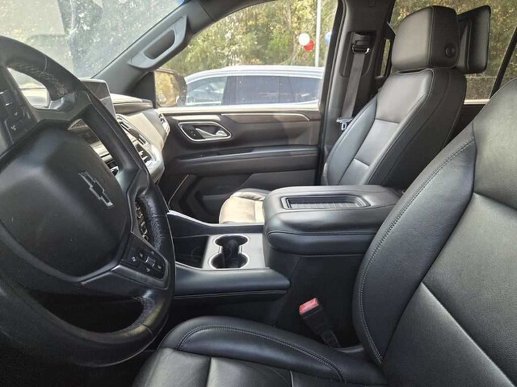 Used 2021 Chevrolet Tahoe Z71 w/ Rear Media and Nav Package AWD/4WD image 3