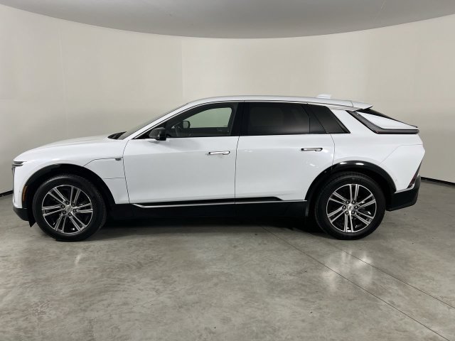 Used 2026 Cadillac Lyriq Luxury AWD/4WD image 5