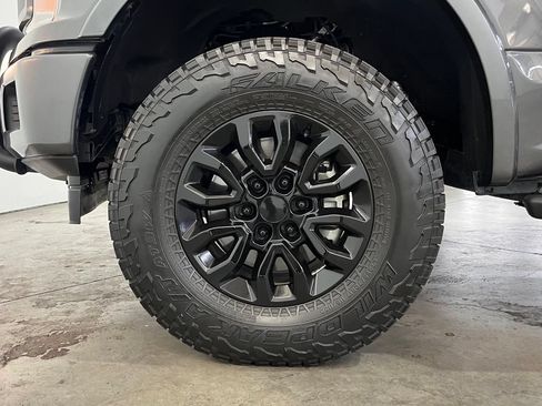 Used 2020 Ford F150 XLT w/ Equipment Group 302A Luxury AWD/4WD image 14
