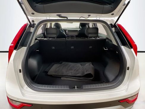 Certified 2023 Kia Niro EX image 27