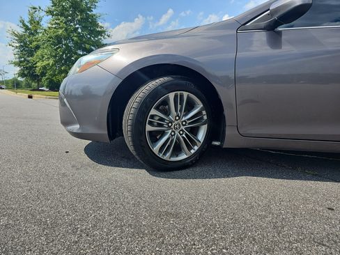Used 2015 Toyota Camry SE FWD image 28