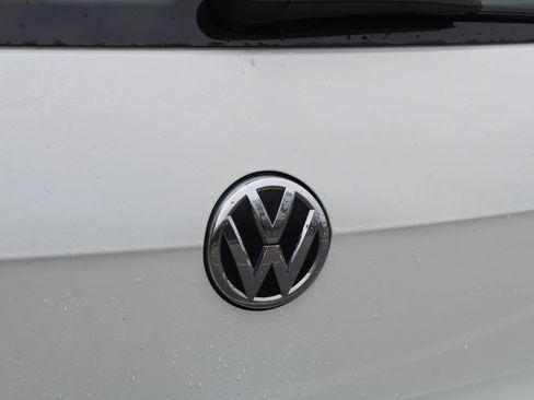 Used 2017 Volkswagen Golf Wolfsburg Edition image 42