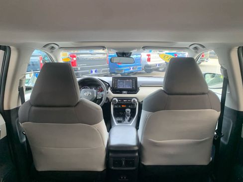Used 2019 Toyota RAV4 XLE image 40