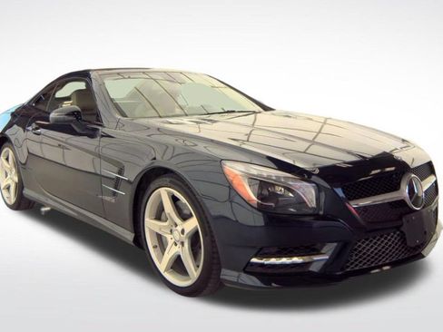 Used 2013 Mercedes-Benz SL 550 w/ Premium Pkg image 3