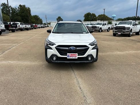 Used 2025 Subaru Outback Premium AWD/4WD image 8