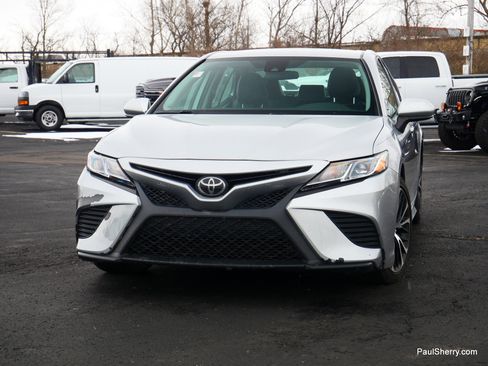 Used 2020 Toyota Camry SE image 6