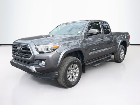 Used 2018 Toyota Tacoma SR5 image 7