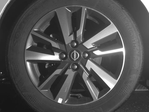 Used 2025 Nissan Versa SV image 12