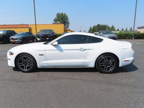 Used 2018 Ford Mustang Coupe RWD image 4