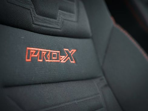 Used 2025 Nissan Frontier Pro-X RWD image 17