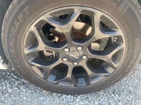 Used 2022 Chrysler 300 Touring L w/ Popular Equipment Group image 10