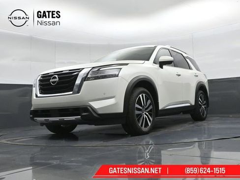 Used 2024 Nissan Pathfinder Platinum AWD/4WD image 47