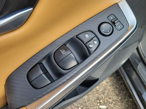 Certified 2020 Nissan Sentra SV w/ SV Premium Package FWD image 10