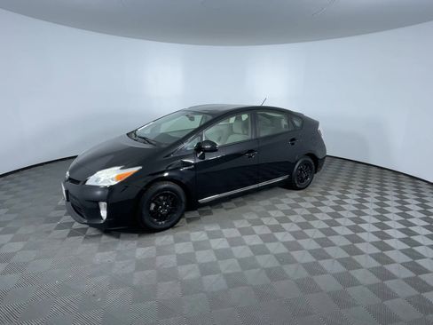 Used 2015 Toyota Prius Two image 4
