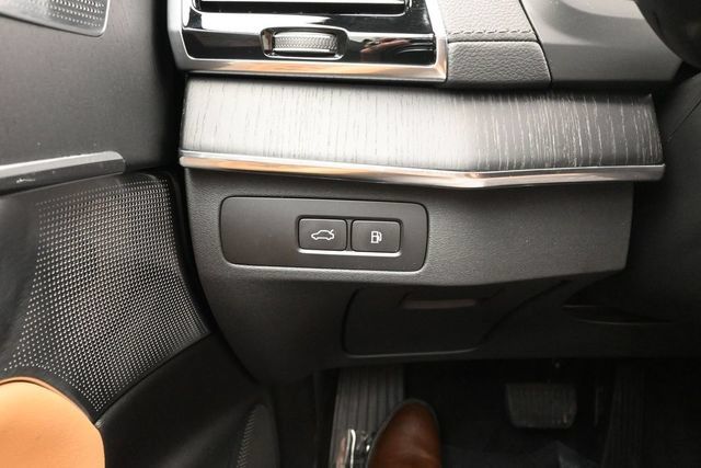 Used 2023 Volvo XC90 T8 Ultimate AWD/4WD image 28