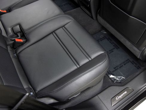 Certified 2023 Porsche Cayenne GTS AWD/4WD image 49