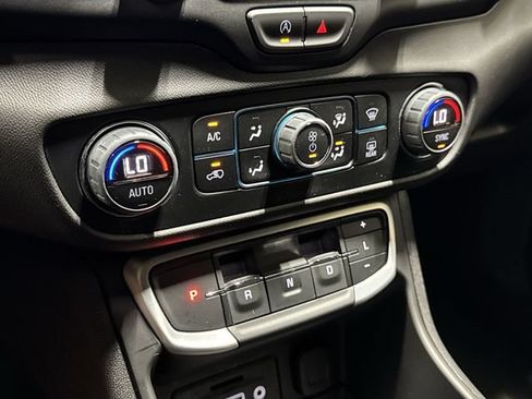Certified 2024 GMC Terrain SLT w/ Elevation Edition AWD/4WD image 19