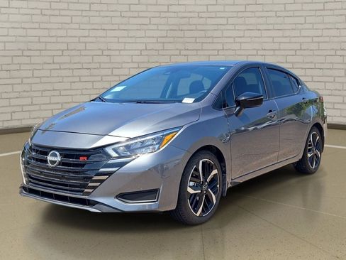 Used 2025 Nissan Versa SR w/ Trunk Package FWD image 1