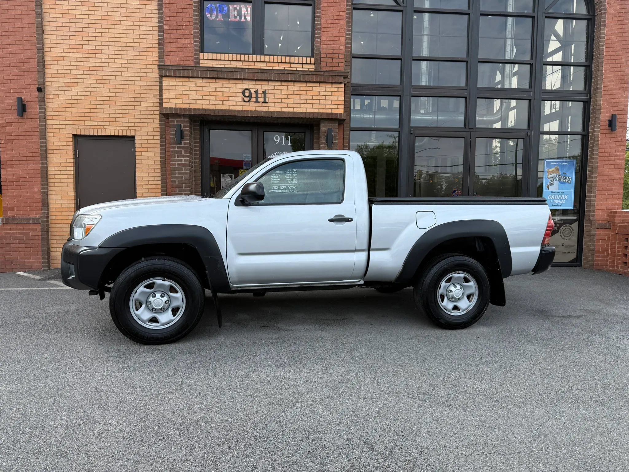 Used 2013 Toyota Tacoma 4x4 Regular Cab image 4