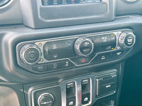 Used 2023 Jeep Wrangler Sport AWD/4WD image 17